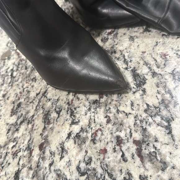 Black thought high boots not in their best condition - Picture 3 of 6